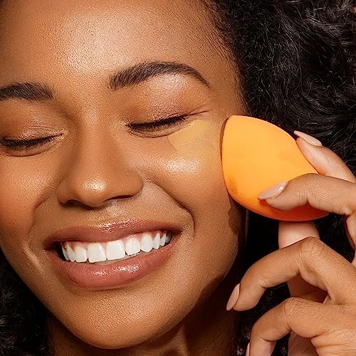 Real Techniques Miracle Complexion Sponge, Makeup Blender for Liquid and Cream Foundation, Full Coverage, Streak-Free Professional Makeup Tool, Cruelty Free, Vegan, Latex Free, 4 Count - Image 8