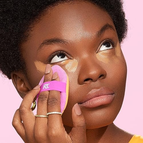 Real Techniques Miracle 2-In-1 Powder Puff 2 Pack, Dual-Sided, Full Size Makeup Blending Puff, Reversible Elastic Band, Makeup Sponge & Powder Puff, For Liquid, Cream & Powder Products, Crulety-Free - Image 9