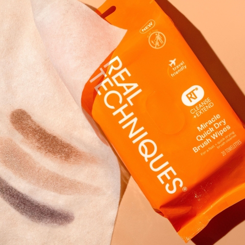 Real Techniques Miracle Quick Dry Brush Wipes, Remove Product Build-Up, Easily Switch Colors, Fast Drying, Convenient Makeup Brush Cleaner, Travel-Friendly, Cruelty-Free & Vegan, 20 Count - Image 6